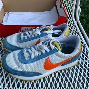 Nike Daybreak Womens Size 6 University Blue Orange Shoes Sneakers DM8330-400